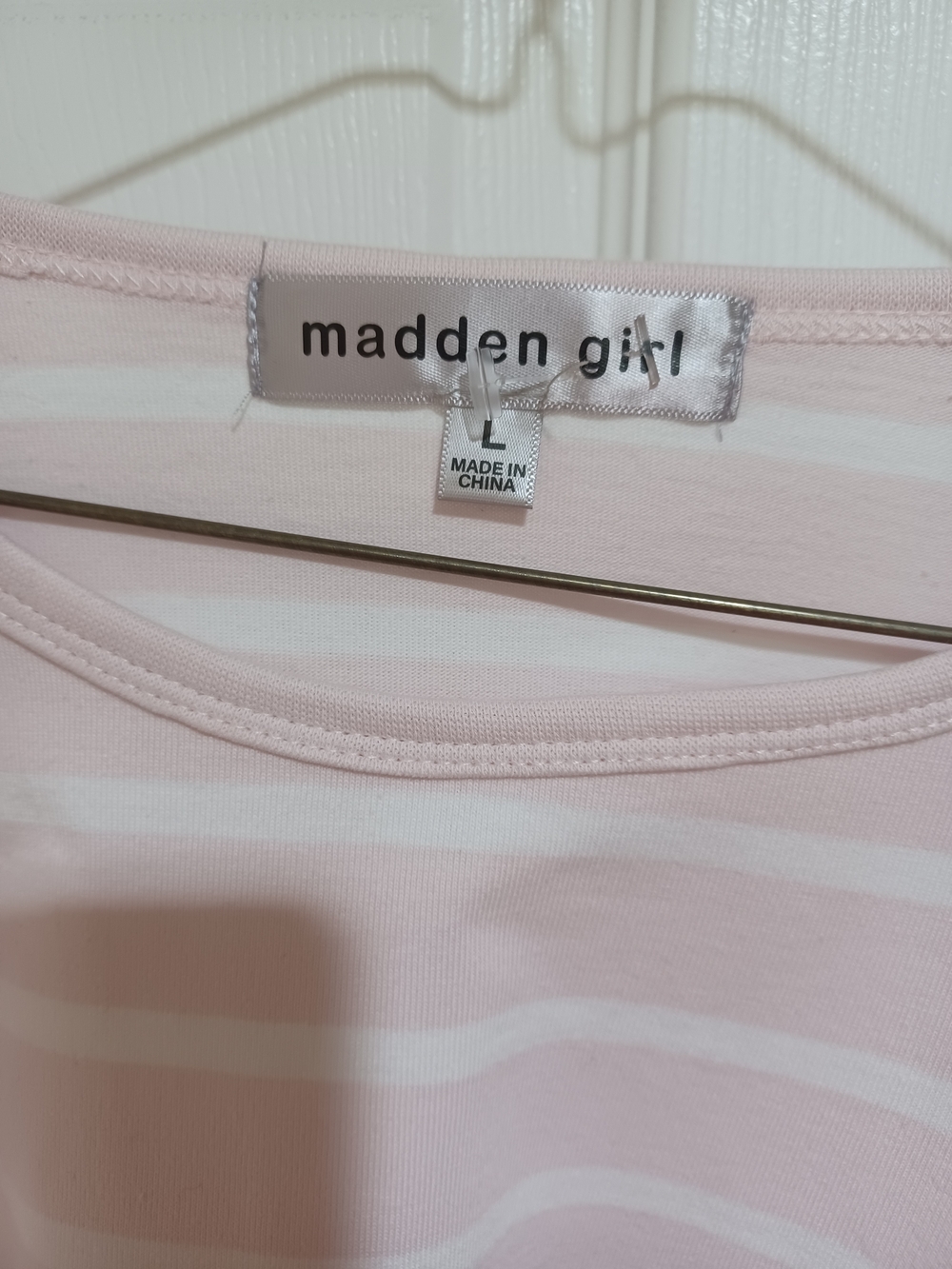 Madden Girl Light Pink & White Striped Long Sleeve Crop Top with Red Lip Patch - Picture 2 of 7